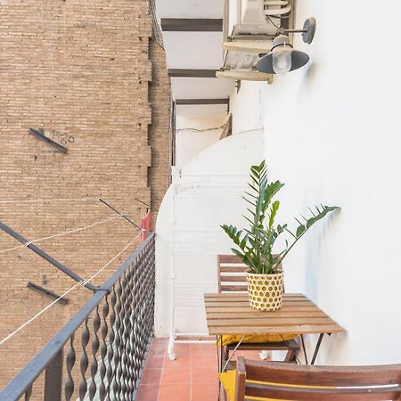 Spacious 3 Bed Apt In The Heart Of Sant Antoni Barcelona Exterior foto